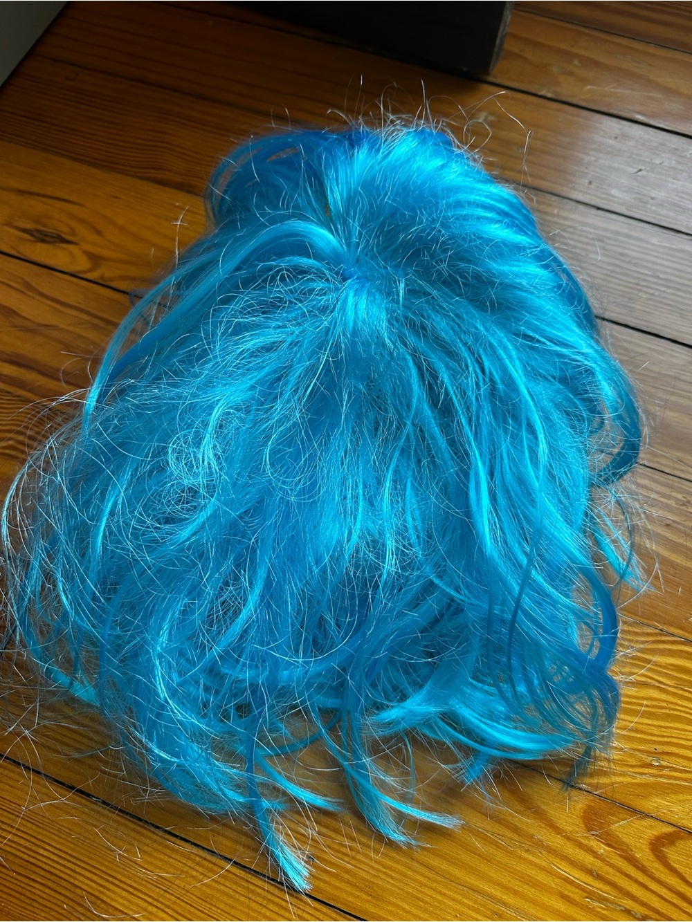 Bright Blue Wig - Picture 4 of 4